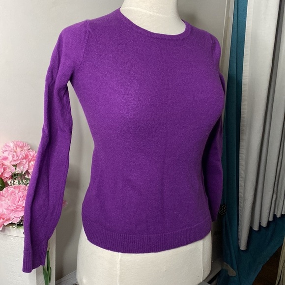 🌷100% Merino Wool🌷 Purple Sweater - Picture 4 of 7